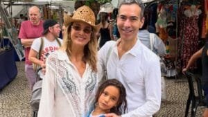 César Tralli aproveita dia de folga em passeio com a família em Ipanema