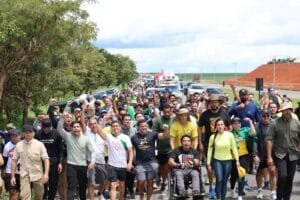 Nikolas Ferreira alerta sobre rota da Caminhada