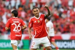 Internacional e Grêmio lideram grupos no Campeonato Gaúcho