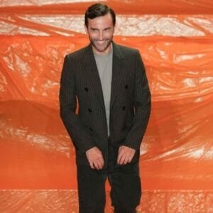 Nicolas Ghesquière e Ralph Toledano na lista de condecorações de Ano Novo da França