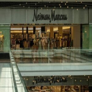 Saks Global se prepara para falência: detalhes e impactos no mercado