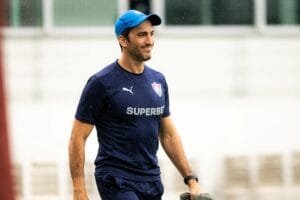 Recuperação de Luís Zubeldía: retorno aos treinos no Fluminense