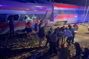 Colisão de trens na Espanha: 21 mortos e mais de 300 feridos