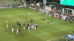 Briga entre Sampaoli e Valentim no Campeonato Mineiro