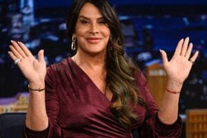 Repercussão: Karla Sofía responde polêmica do Oscar com Havaianas