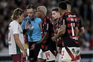 Histórico de cartões em Fluminense x Flamengo: odds e apostas