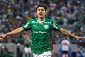 Palmeiras assume liderança após vitória sobre São Paulo