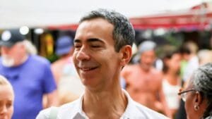 César Tralli curte passeio em família no Rio de Janeiro