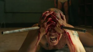 Entidade demoníaca assombra PRISÃO: trailer do terror ‘Ghost in the Cell’