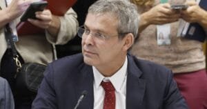 Líder do PT defende mediação internacional na crise Venezuela-EUA