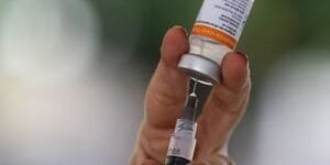 5 Anos: primeiras doses da vacina contra a covid-19 no Brasil