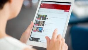 Expansão da IA do YouTube para verificação de idade de usuários