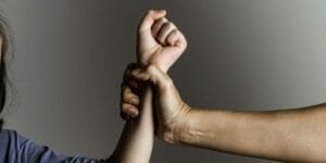 Homem preso por matar companheira e dois cachorros no interior do AM