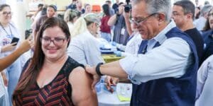 Vacinação em massa contra dengue em Botucatu com imunizante do Butantan