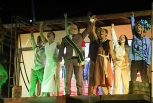 Oposição celebra rebaixamento da escola de samba em homenagem a Lula