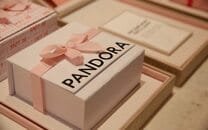 Pandora lança joias banhadas com platina