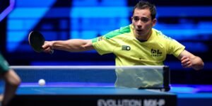 Hugo Calderano brilha no WTT Singapura Smash com duas vitórias