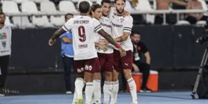 Fluminense sai na frente contra Vasco na semifinal do Carioca