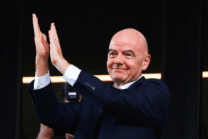 Gianni Infantino avalia suspensão da Rússia pela Fifa
