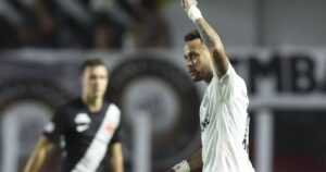 Neymar Brilha com Golaço de Cavadinha em Santos x Vasco