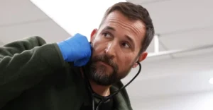 The Pitt perde liderança para o Cavaleiro dos Sete Reinos