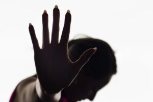 Ex invade casa e é baleado por cunhado em tentativa de agressão