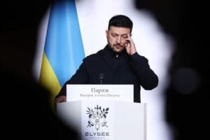 Zelensky cobra garantias de segurança em negociações trilaterais