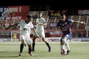 Ex-jogador do Cruzeiro preso em bloquinho em Belo Horizonte