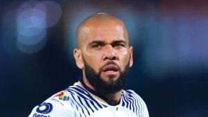 Filha de Daniel Alves cresce e encanta com fantasia de princesa