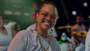 Laísa Lima: Primeira Mulher a Comandar uma Bateria na Sapucaí