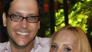 Lucio Mauro Filho lamenta dois anos da morte da mãe