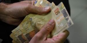 Consulta ao Abono Salarial em 2026: como e Quando Verificar