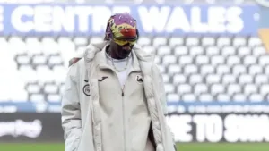 Snoop Dogg Agita Torcida do Swansea City em Sua Primeira Visita ao Estádio