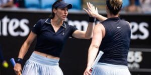 Dupla Stefani-Dabrowski avança para as quartas do WTA 1000 de Doha