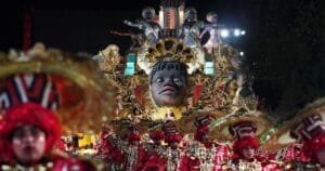 Acidente com Alegoria da União de Maricá no Carnaval do Rio