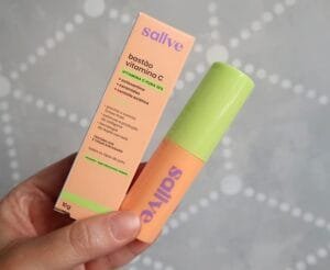 Testei o Bastão Vitamina C Pura 10% da Sallve na pele oleosa
