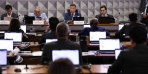 Polícia Federal Reinsere Dados de Vorcaro na CPI do INSS Após Extração