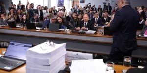 Relatório da CPMI do INSS Indica Indiciamento de 216 Pessoas por Desvios