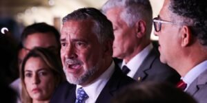 Relatório da CPMI do INSS Recomenda Indiciamento de Jair Bolsonaro e Outras Autoridades