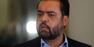 Cláudio Castro Renuncia ao Governo do Rio e Se Prepara para Candidatura ao Senado