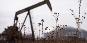 Coalizão Internacional Libera Reservas de Petróleo em Resposta à Crise no Irã