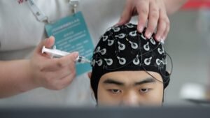 China Realiza Primeira Aprovação Mundial de Dispositivo Médico com Interface Cérebro-Computador