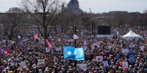 Protestos em Massa Contra Donald Trump Atingem Cidades Americanas