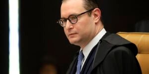 Ministro do STF Vota pela Condenação de Deputados por Corrupção Passiva