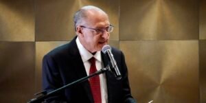 Geraldo Alckmin Deixa Ministério em Abril, Mas Permanece como Vice-Presidente