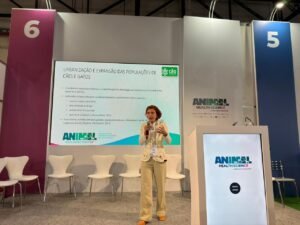 Programa de Cães Comunitários em Universidades: Iniciativa Inovadora Ganha Visibilidade no Animal Health 2026