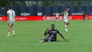 Lesão Grave Abala Jogo do Campeonato Equatoriano entre Mushuc Runa e Independiente del Valle