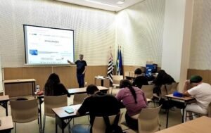 Projeto Inovador em Ribeirão Preto Ajuda Trabalhadores a Retomar os Estudos no Dia da Escola