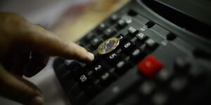 Inflação Oficial Registra Queda para 3,81% em Fevereiro, com Variação de 0,7%