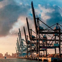 Justiça Americana Mantém Prazos para Reembolsos de Tarifas de Importação